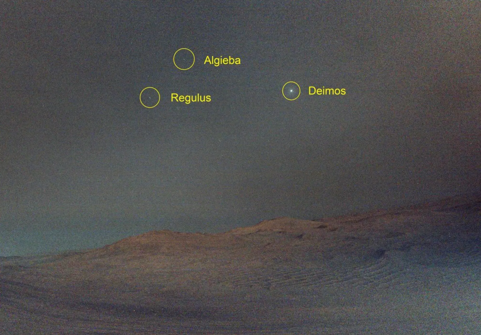 desmos-stars قمر دیموس بر سطح مریخ